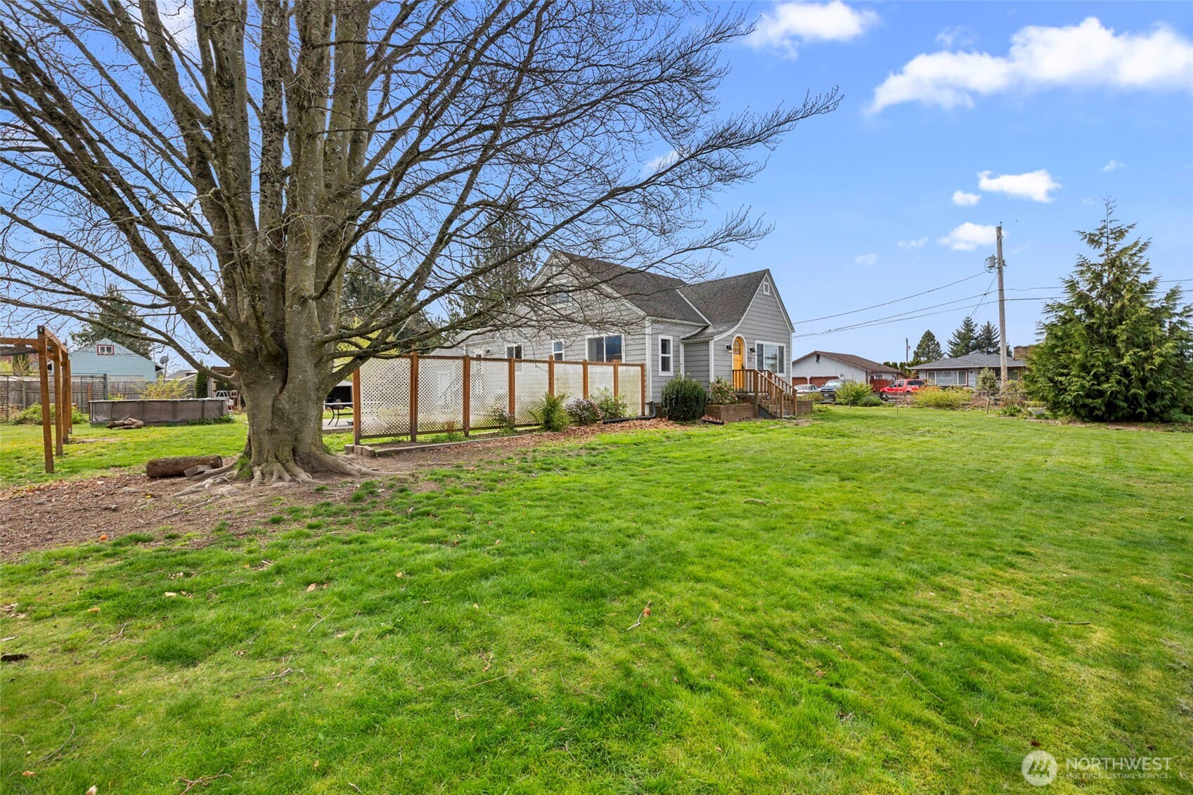 313 West State Street Sedro-Woolley, WA 98284 - Photo 2 of 40