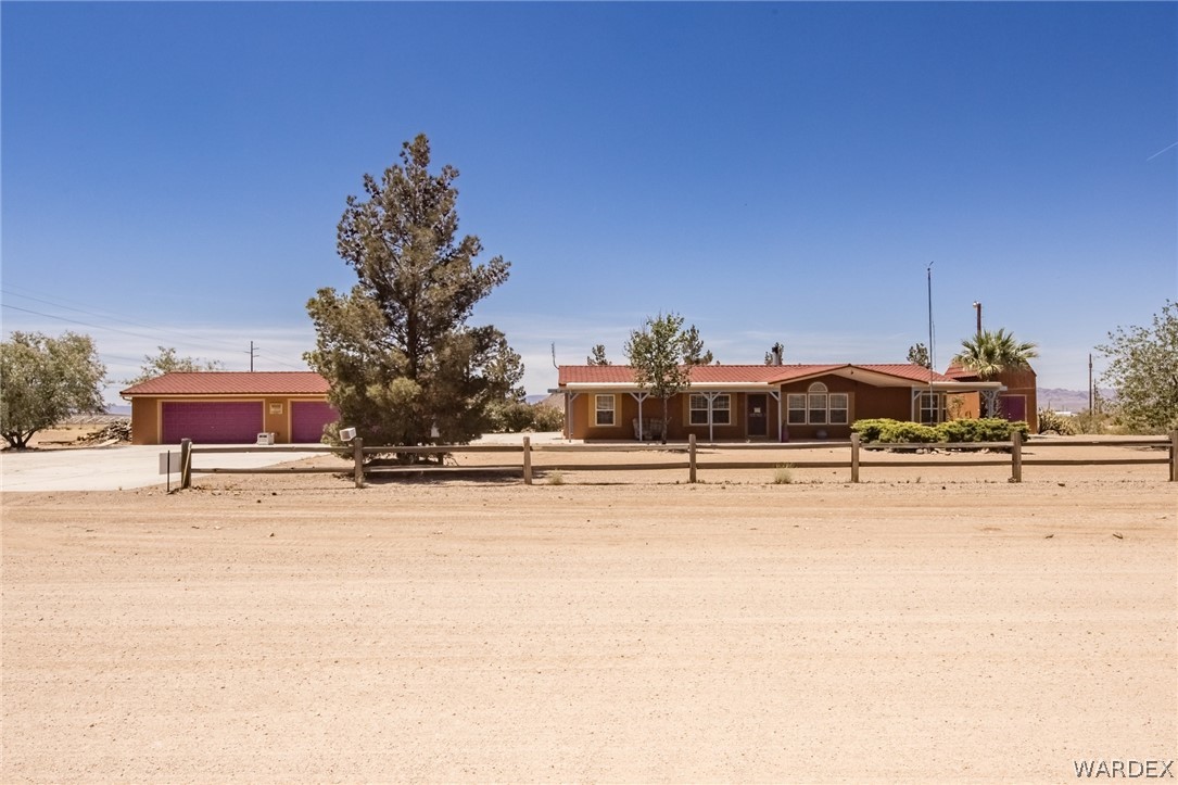 2956 West Carmichael Road Golden Valley, AZ 86413 - Photo 1 of 63