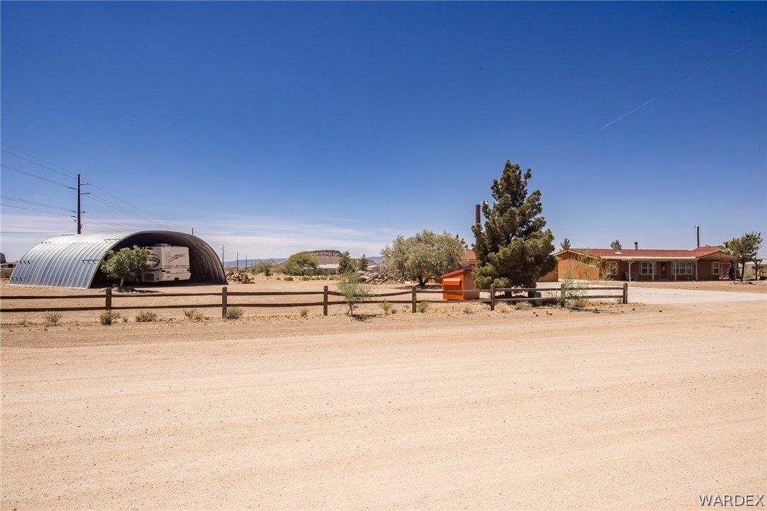 2956 West Carmichael Road Golden Valley, AZ 86413 - Photo 2 of 63