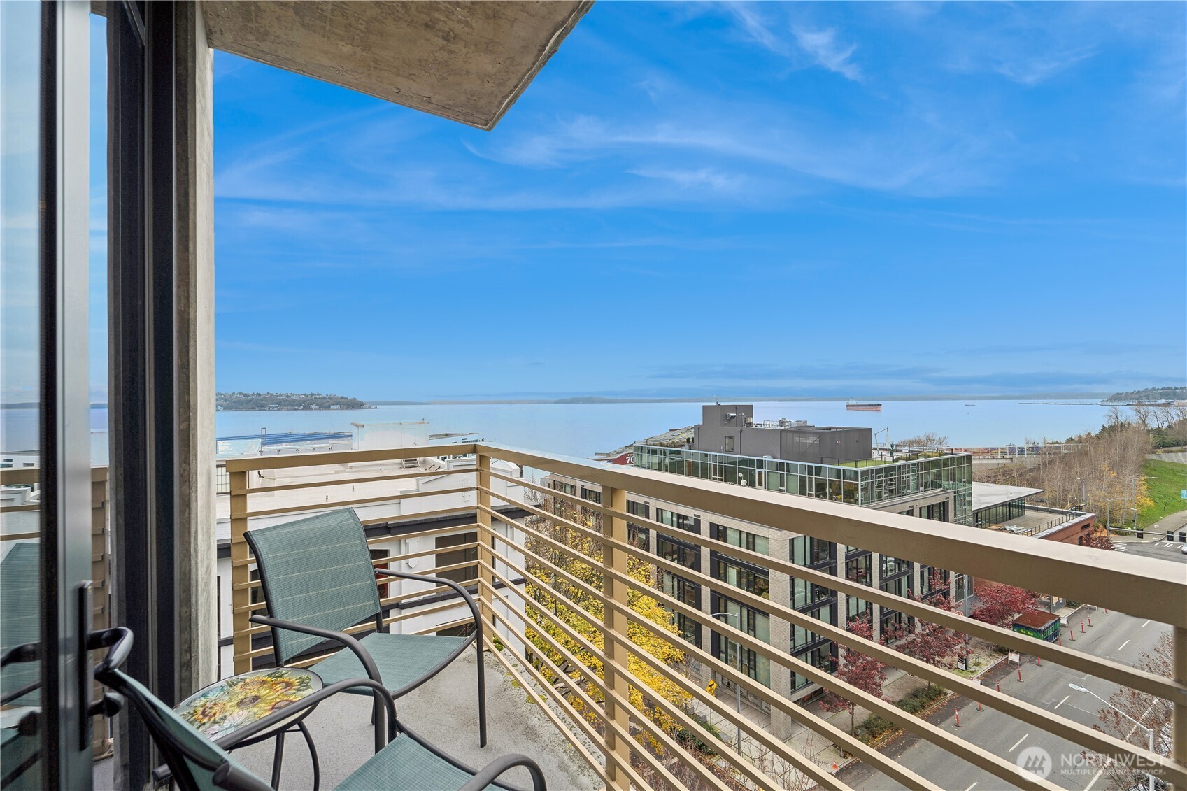 2716 Elliott Avenue, Unit 800 Seattle, WA 98121 - Photo 14 of 40 a view of city with balcony