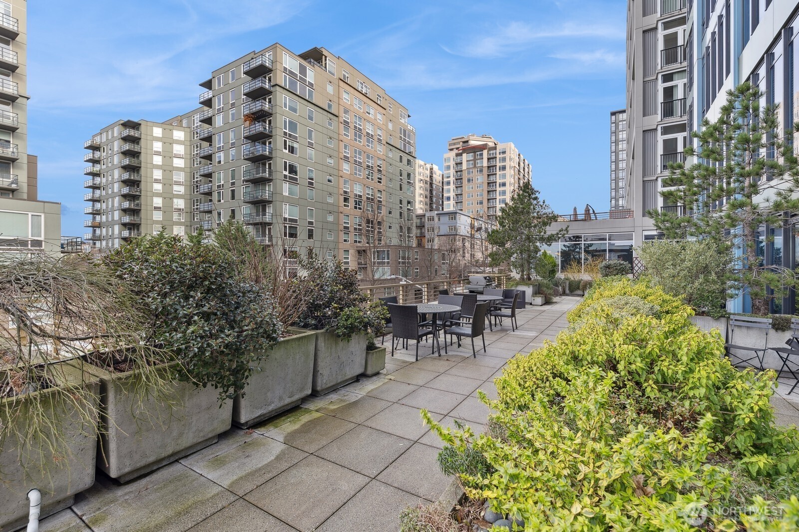 2716 Elliott Avenue, Unit 800 Seattle, WA 98121 - Photo 36 of 40 a view of a tall building