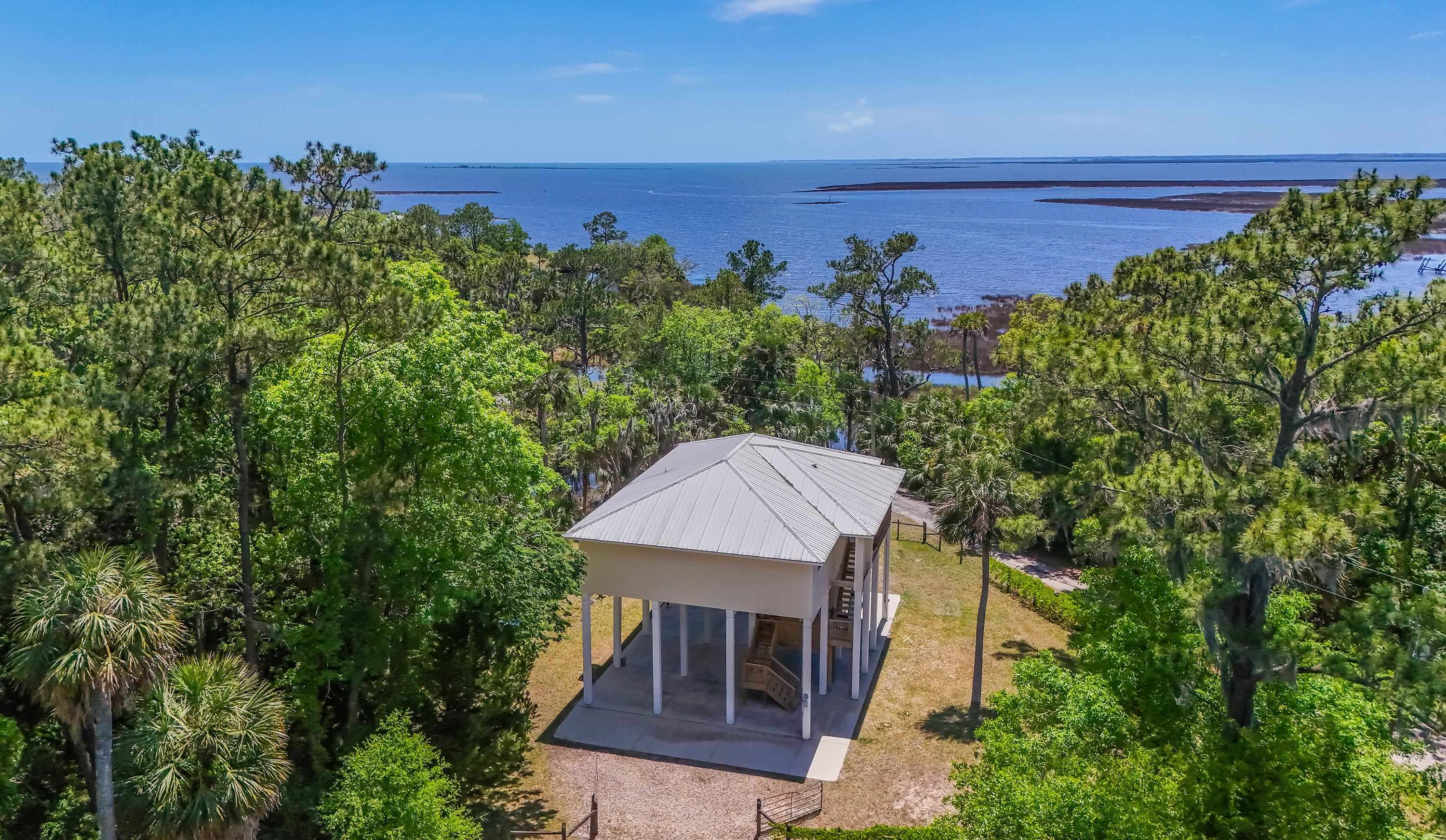 142 Stuart Cove Road Crawfordville, FL 32327 - Photo 2 of 57