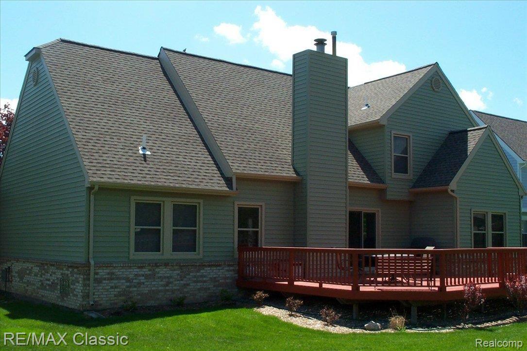 39654 Squire Road Novi, MI 48375 - Photo 2 of 3 squire back of home