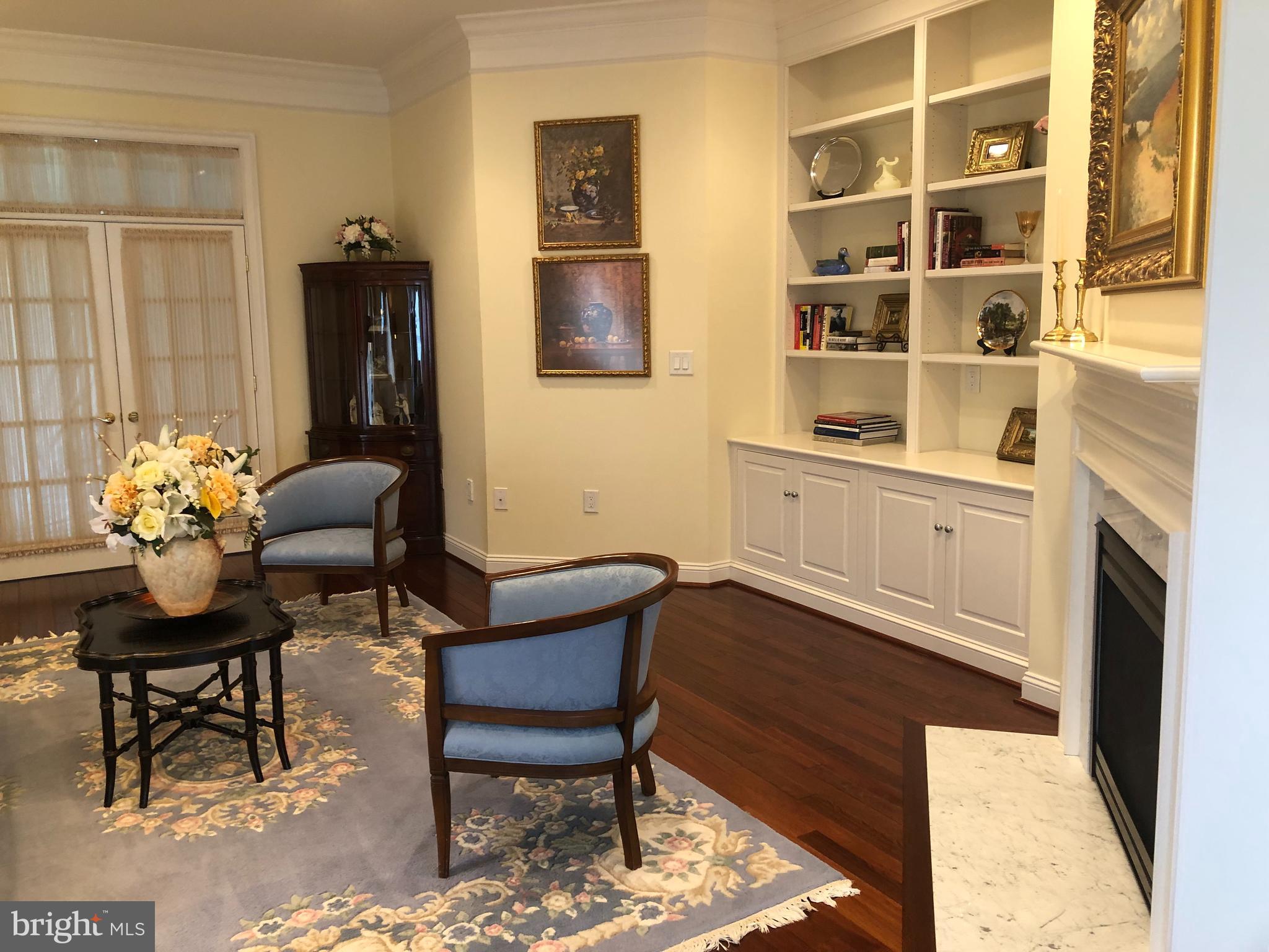 2613 Commander Davis Drive Edgewater, MD 21037 - Photo 6 of 24 a living room with furniture a rug and a window