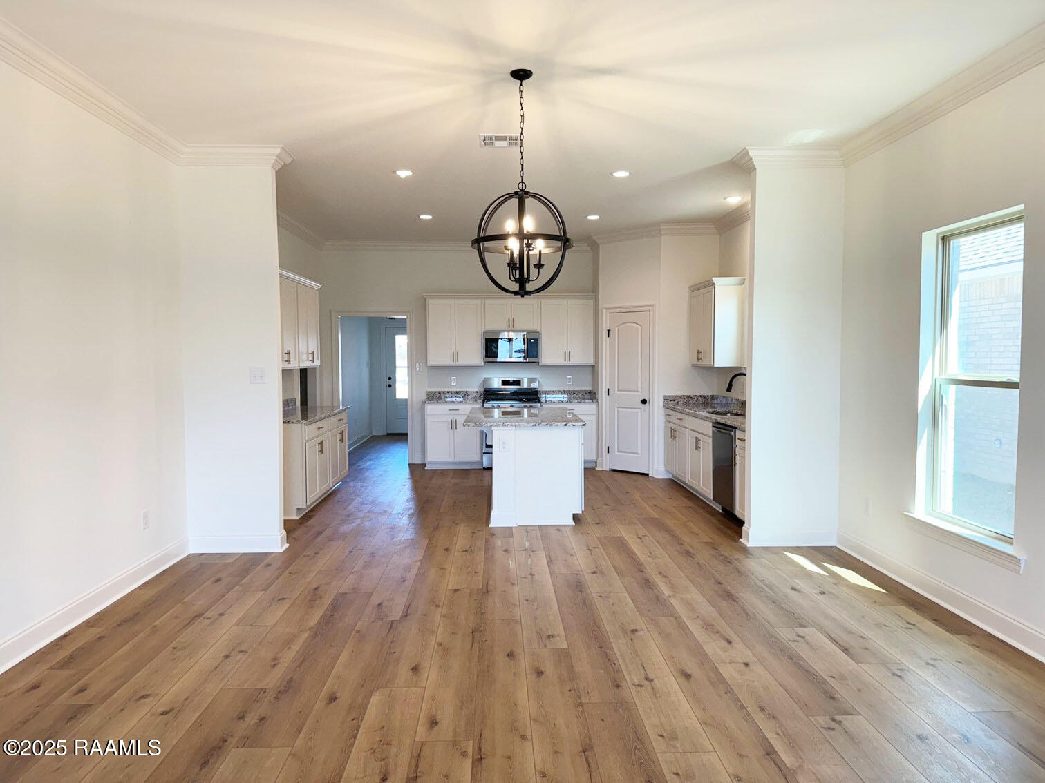 111 Gilded Lane Broussard, LA 70518 - Photo 5 of 9 DINING