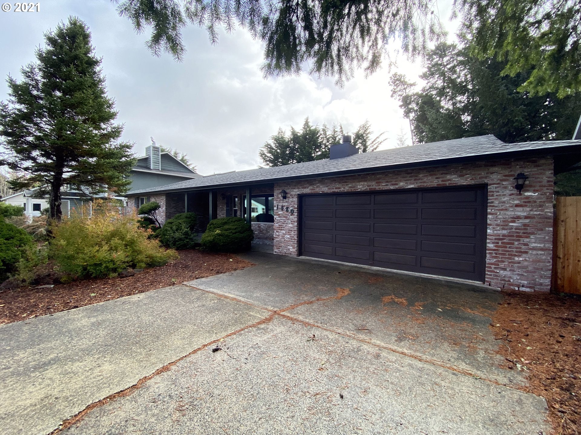 1480 Myrtle Loop Florence, OR 97439 - Photo 1 of 32 Gallery Image 1