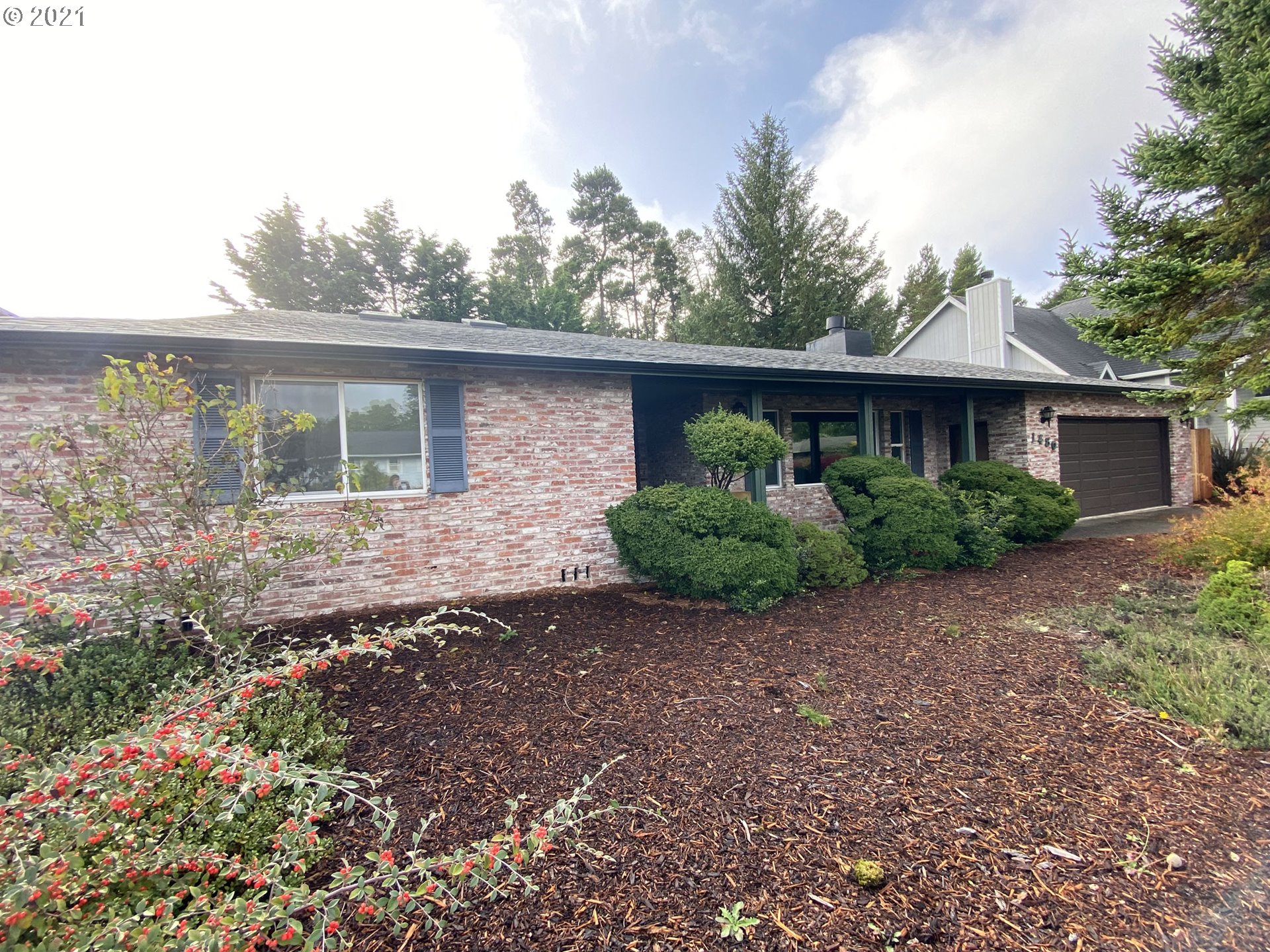1480 Myrtle Loop Florence, OR 97439 - Photo 2 of 32 Gallery Image 2