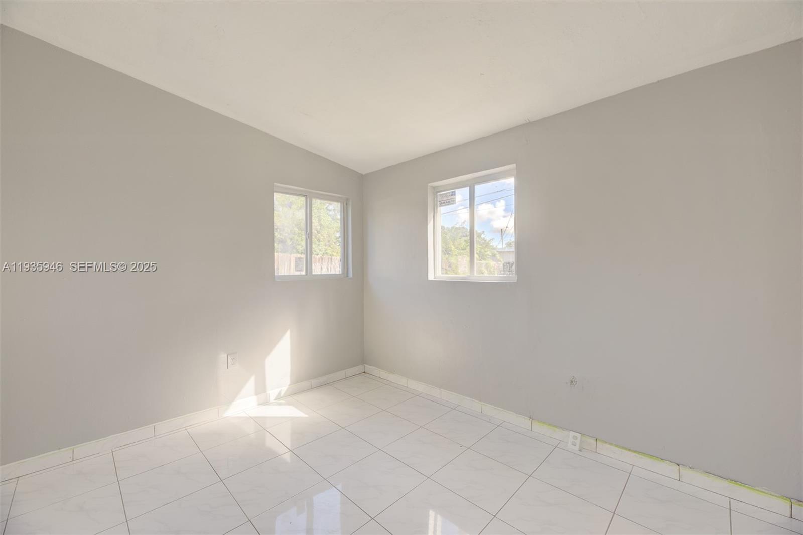 3510 Southwest 39th Street West Park, FL 33023 - Photo 14 of 31