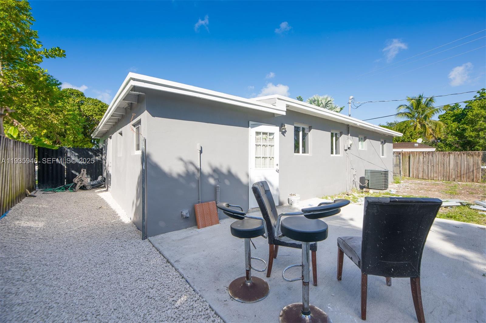 3510 Southwest 39th Street West Park, FL 33023 - Photo 28 of 31