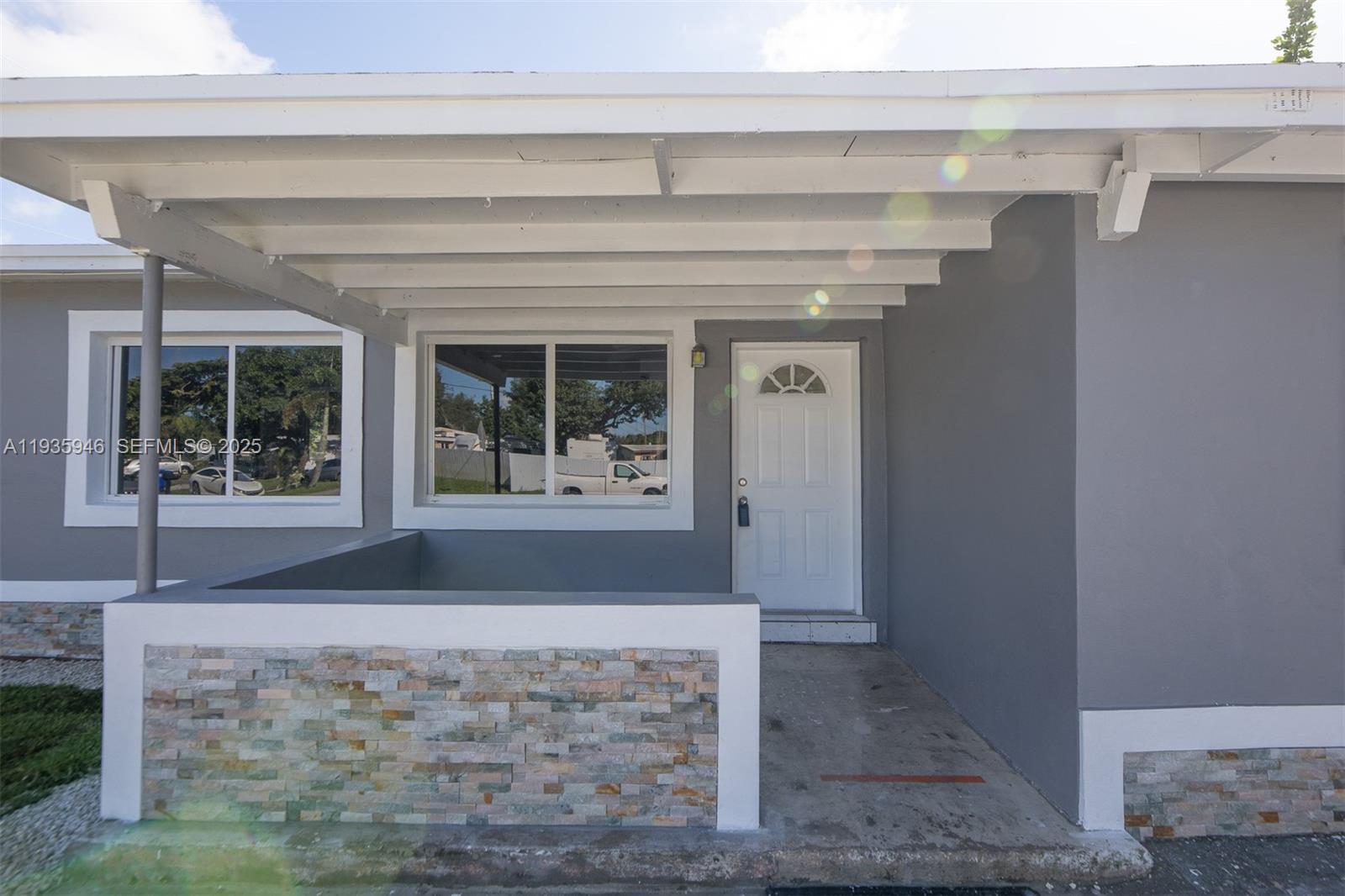 3510 Southwest 39th Street West Park, FL 33023 - Photo 4 of 31