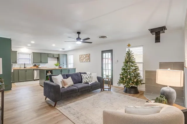 $225,000 | 1327 Southern Boulevard, Cleburne, TX 76033