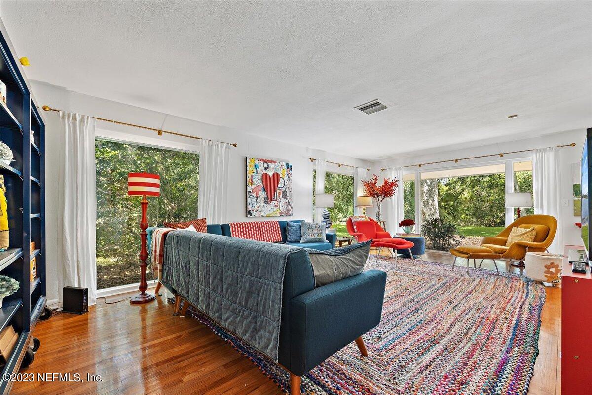 1140 Seminole Road Atlantic Beach, FL 32233 - Photo 12 of 30 12-Family Room