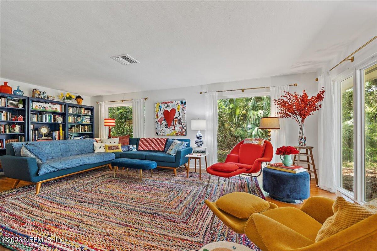 1140 Seminole Road Atlantic Beach, FL 32233 - Photo 13 of 30 13-Family Room