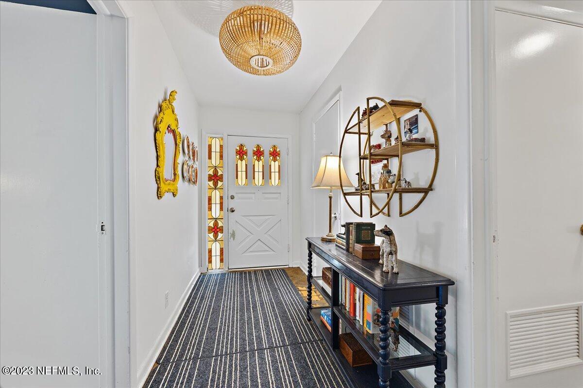 1140 Seminole Road Atlantic Beach, FL 32233 - Photo 4 of 30 04-Foyer