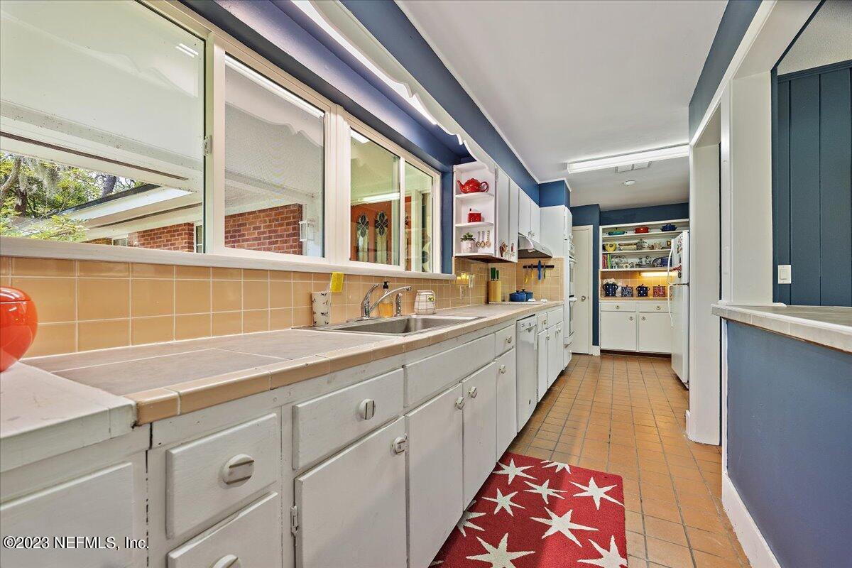 1140 Seminole Road Atlantic Beach, FL 32233 - Photo 7 of 30 07-Kitchen