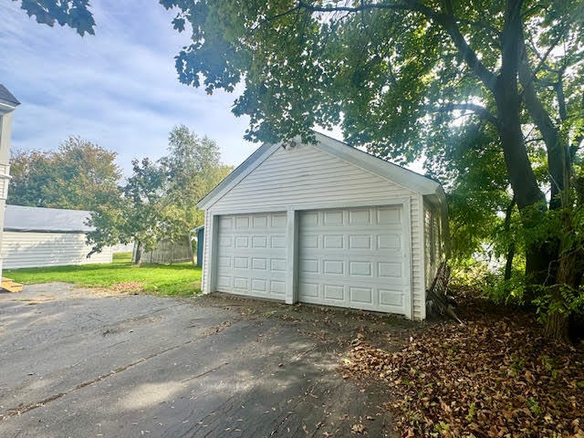 134 Silver Street Waterville, ME 04901 - Photo 4 of 32 2-car garage