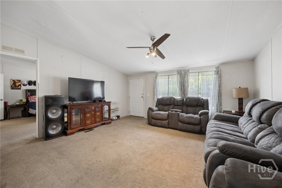196 Tupelo Loop Ludowici, GA 31316 - Photo 4 of 34