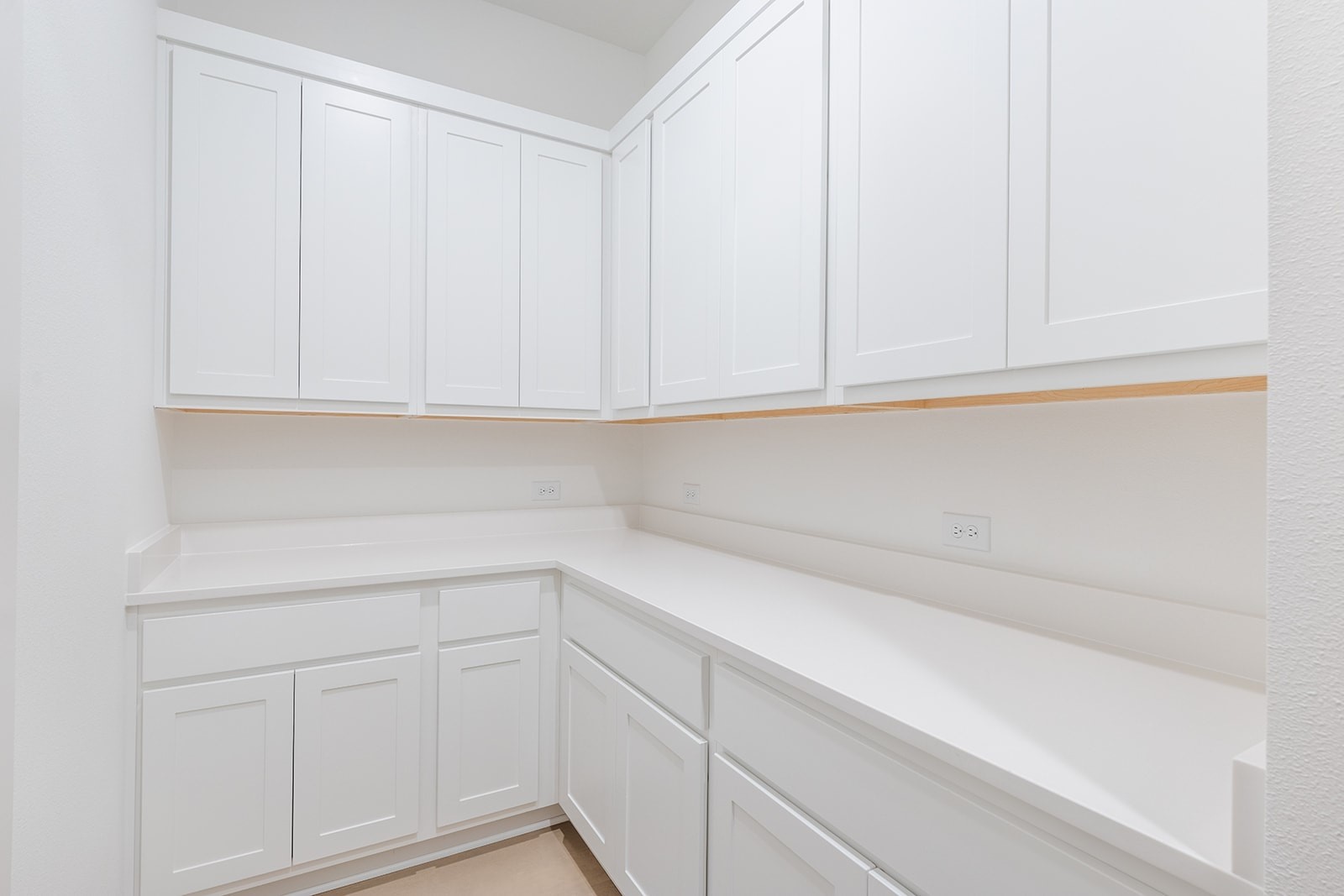 2385 Lineage Lane Leander, TX 78641 - Photo 33 of 36 a view with cabinets