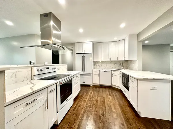 $4,000 | 2543 William Avenue, Glenview, IL 60025
