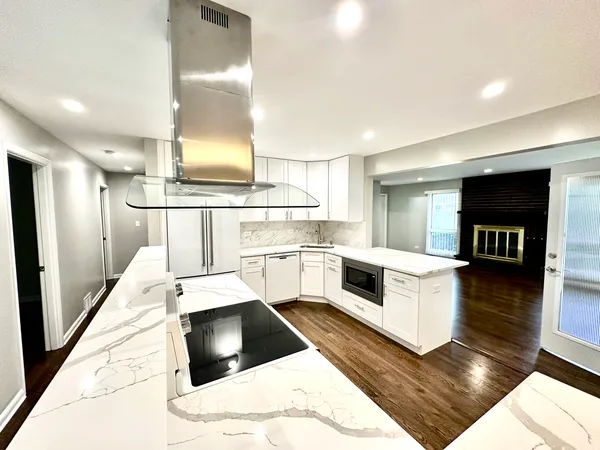 $4,000 | 2543 William Avenue, Glenview, IL 60025