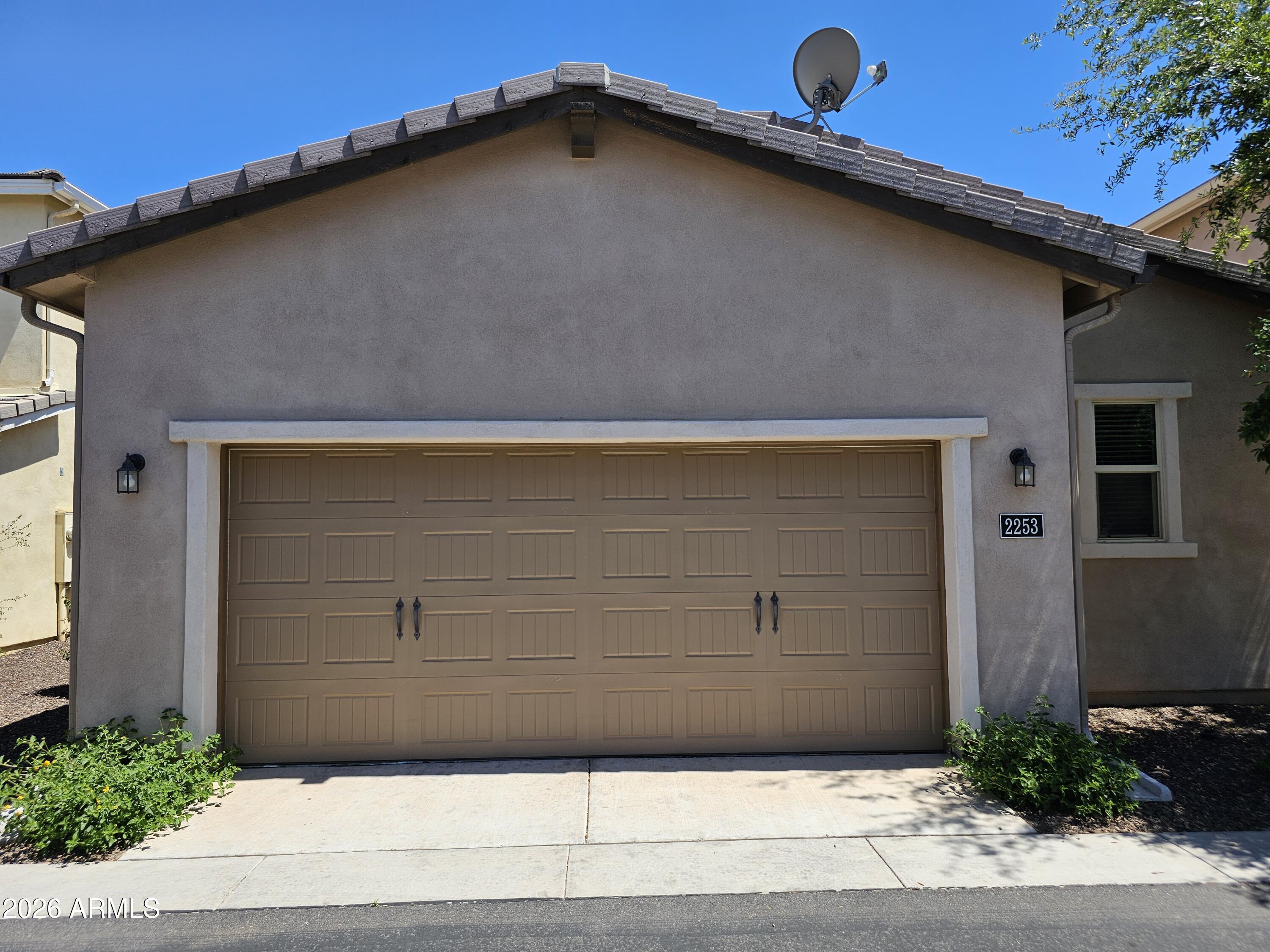 2253 South Wallrade Lane Gilbert, AZ 85295 - Photo 21 of 26 Wallrade Garage