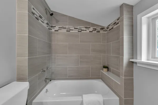 $234,900 | 30280 Joy Road, Livonia, MI 48150