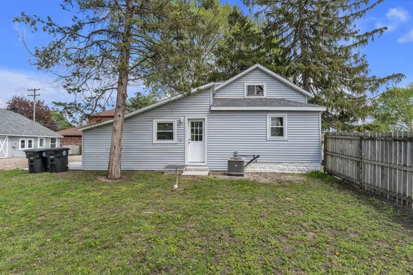 $234,900 | 30280 Joy Road, Livonia, MI 48150
