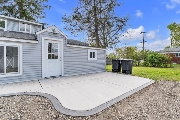 $234,900 | 30280 Joy Road, Livonia, MI 48150