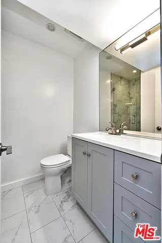 a close view of sink and tap