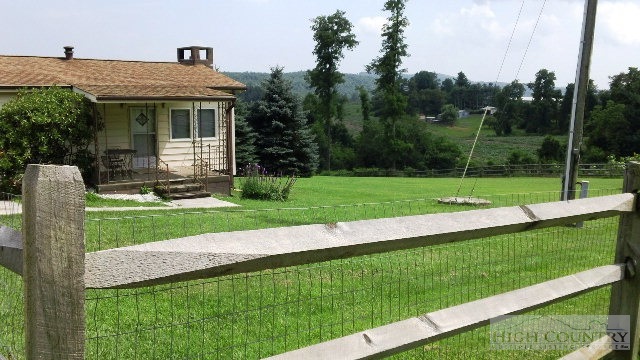 6634 Glade Valley Road Ennice, NC 28623 - Photo 2 of 15 Gallery Image 2