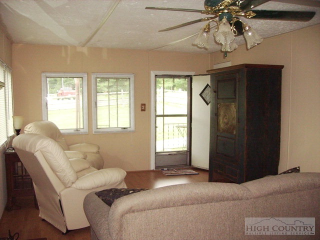 6634 Glade Valley Road Ennice, NC 28623 - Photo 6 of 15 Gallery Image 6