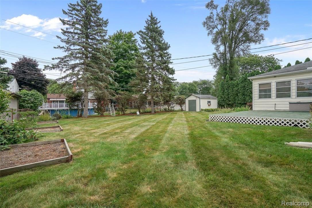 14390 Henry Ruff Road Livonia, MI 48154 - Photo 26 of 26 DSC02241.jpg