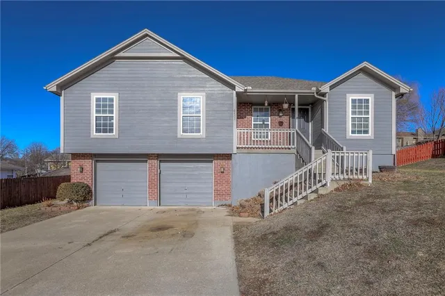 $285,000 | 18404 East Blackhawk Trail, Independence, MO 64056