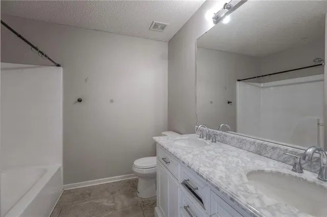 $285,000 | 18404 East Blackhawk Trail, Independence, MO 64056