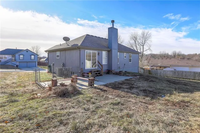 $285,000 | 18404 East Blackhawk Trail, Independence, MO 64056