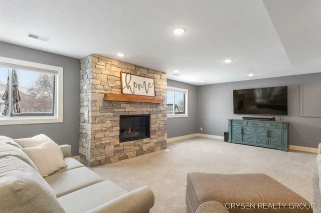 $499,900 | 6114 Kingsbury Court, Allendale, MI 49401