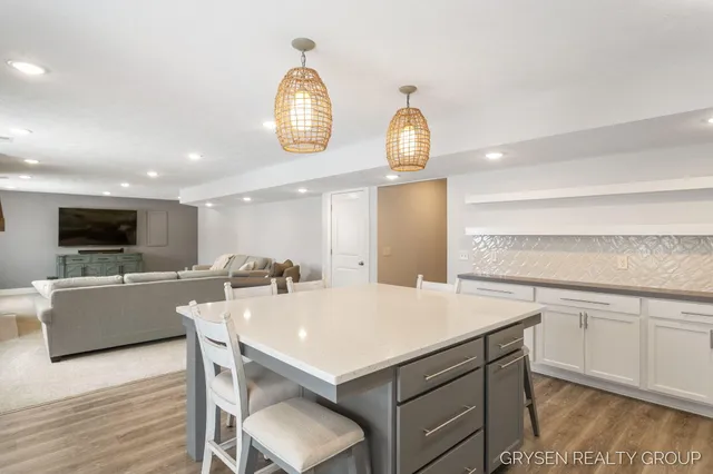 $499,900 | 6114 Kingsbury Court, Allendale, MI 49401