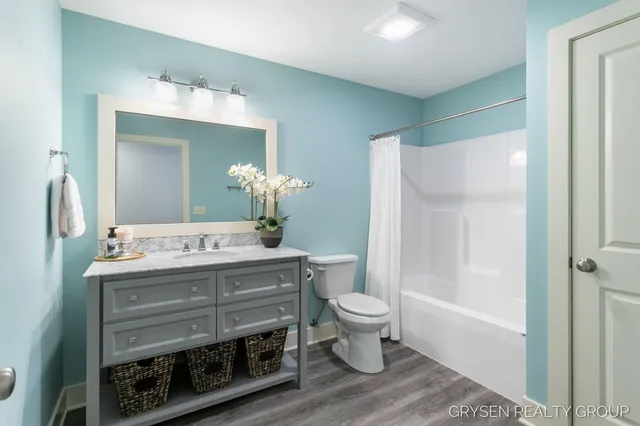 $499,900 | 6114 Kingsbury Court, Allendale, MI 49401