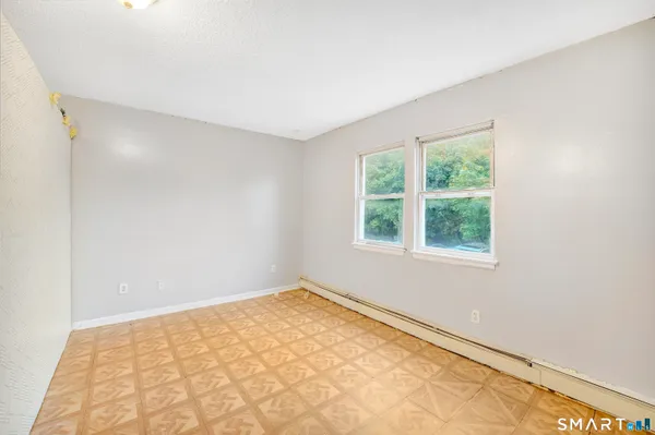 $1,150 | 132 Locust Street, Unit 14, Waterbury, CT 06704
