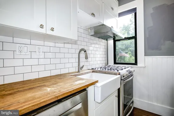 $2,495 | 3616 Connecticut Avenue Northwest, Unit 300, Washington, DC 20008