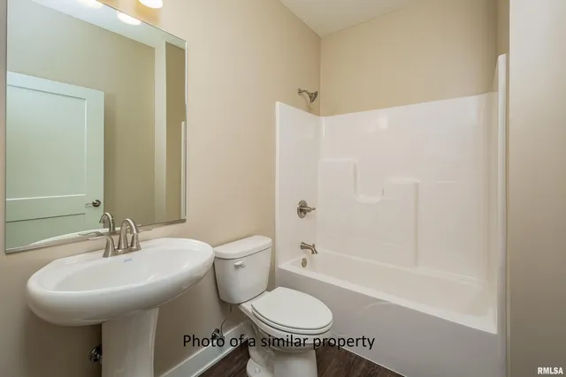 $279,900 | 118 Beacon Harbor Parkway, East Moline, IL 61244