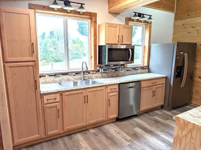 $399,900 | 4462 West 3rd Street, West Lebanon, IN 47991