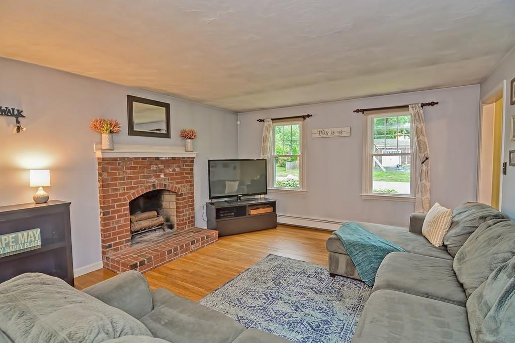 15 Flora Road Attleboro, MA 02703 - Photo 8 of 32 Gallery Image 8