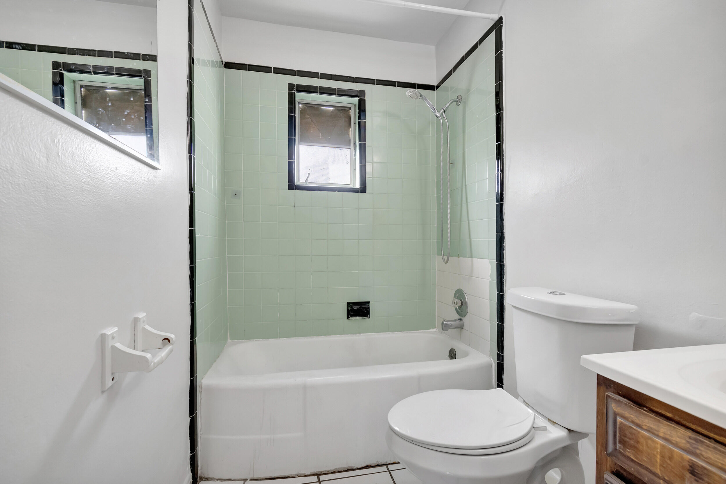 181 West 15th Street Riviera Beach, FL 33404 - Photo 11 of 51 32_dsc_1381