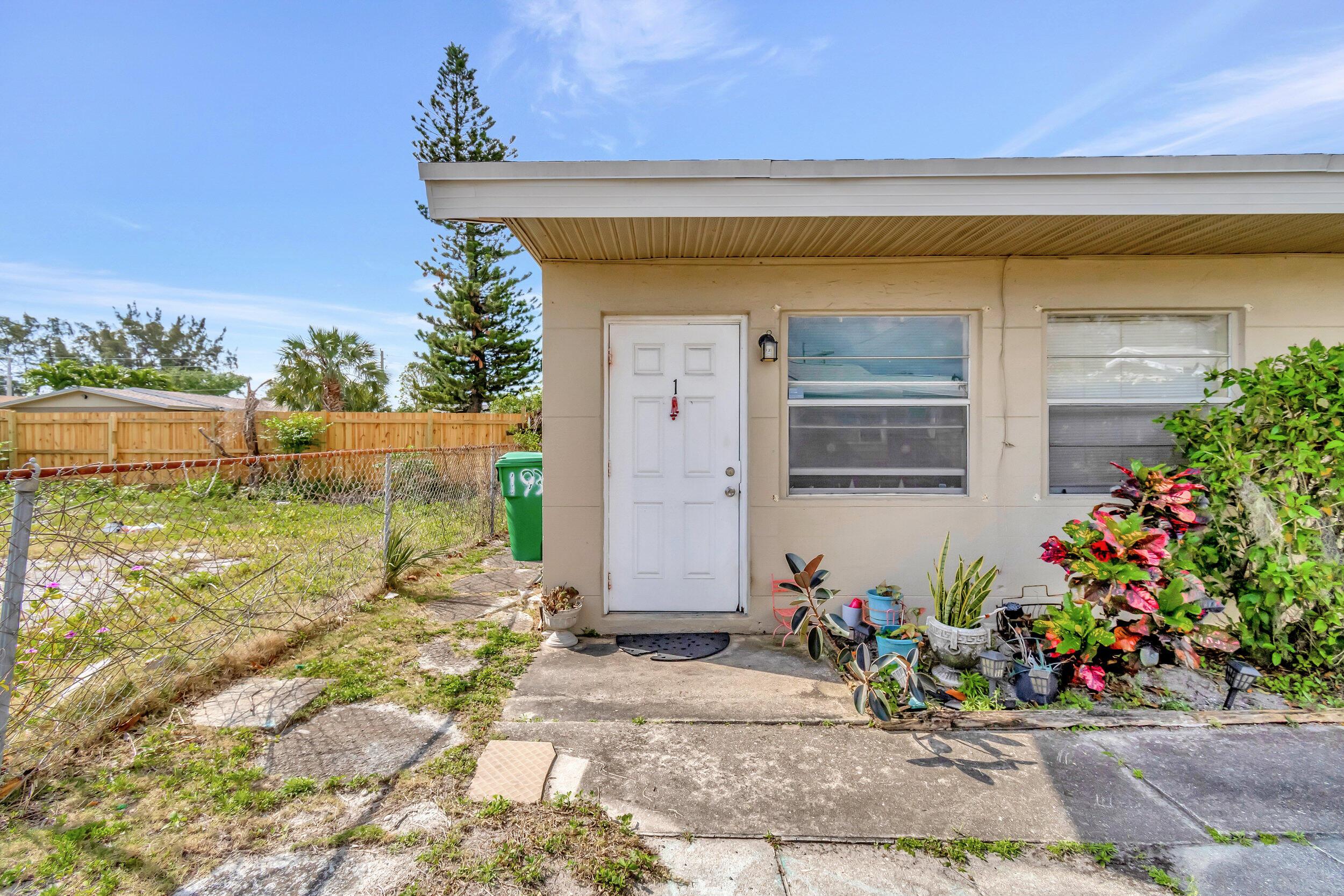 181 West 15th Street Riviera Beach, FL 33404 - Photo 24 of 51 57_dsc_1586