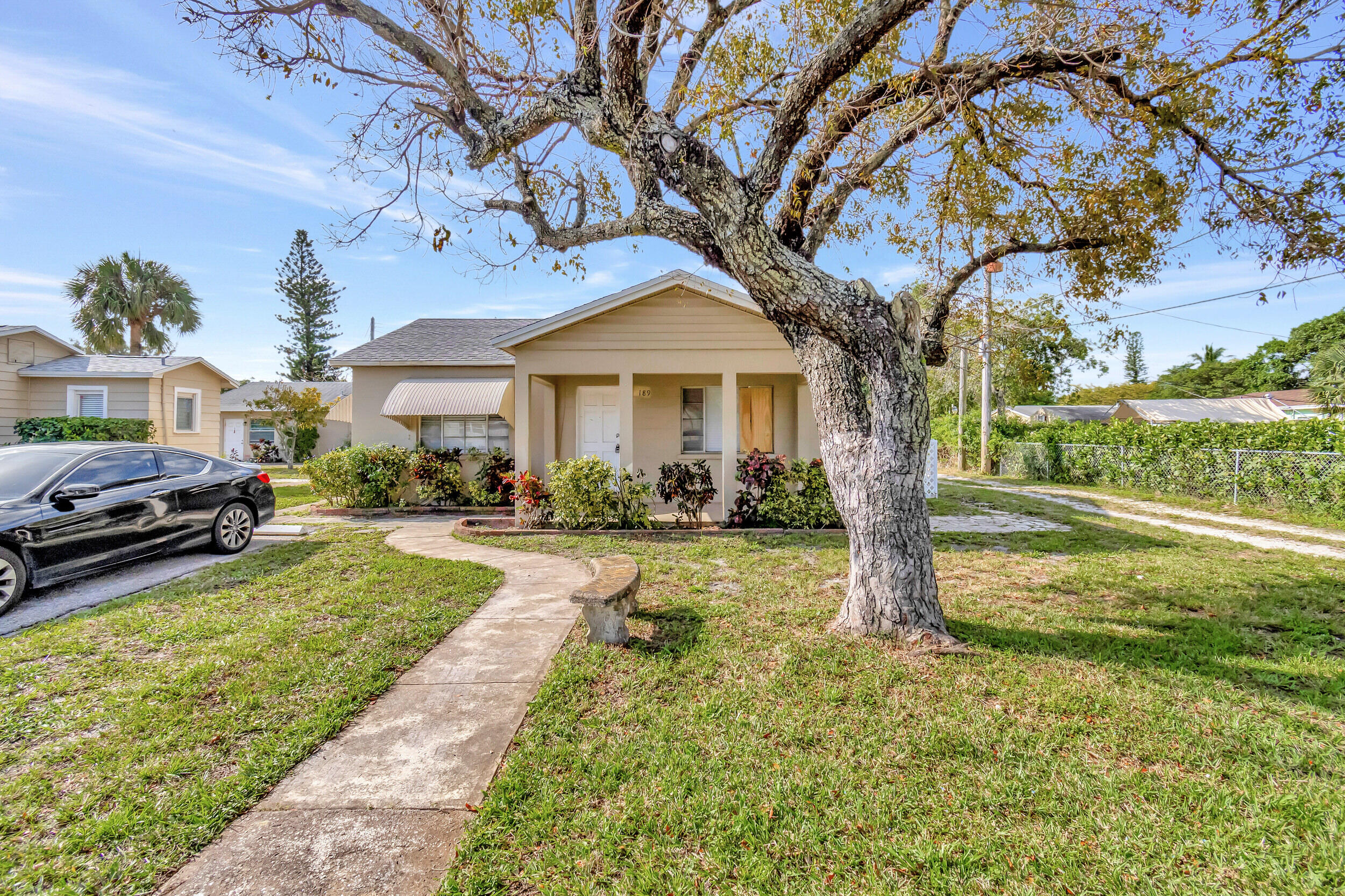 181 West 15th Street Riviera Beach, FL 33404 - Photo 4 of 51 17_dsc_1251