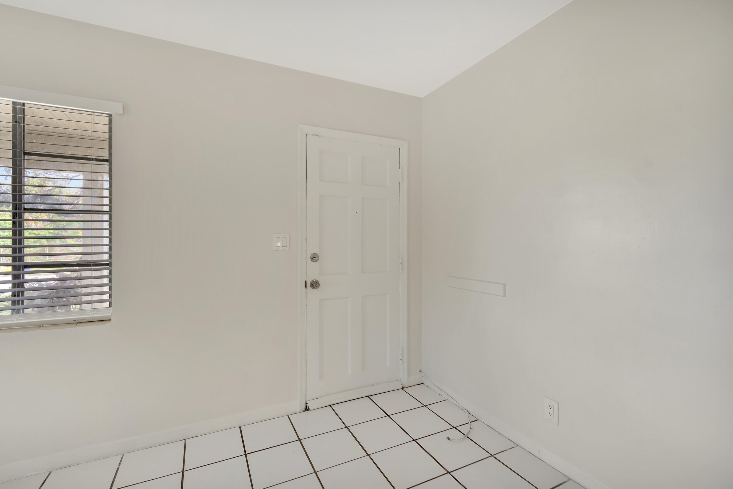 181 West 15th Street Riviera Beach, FL 33404 - Photo 5 of 51 21_dsc_1276