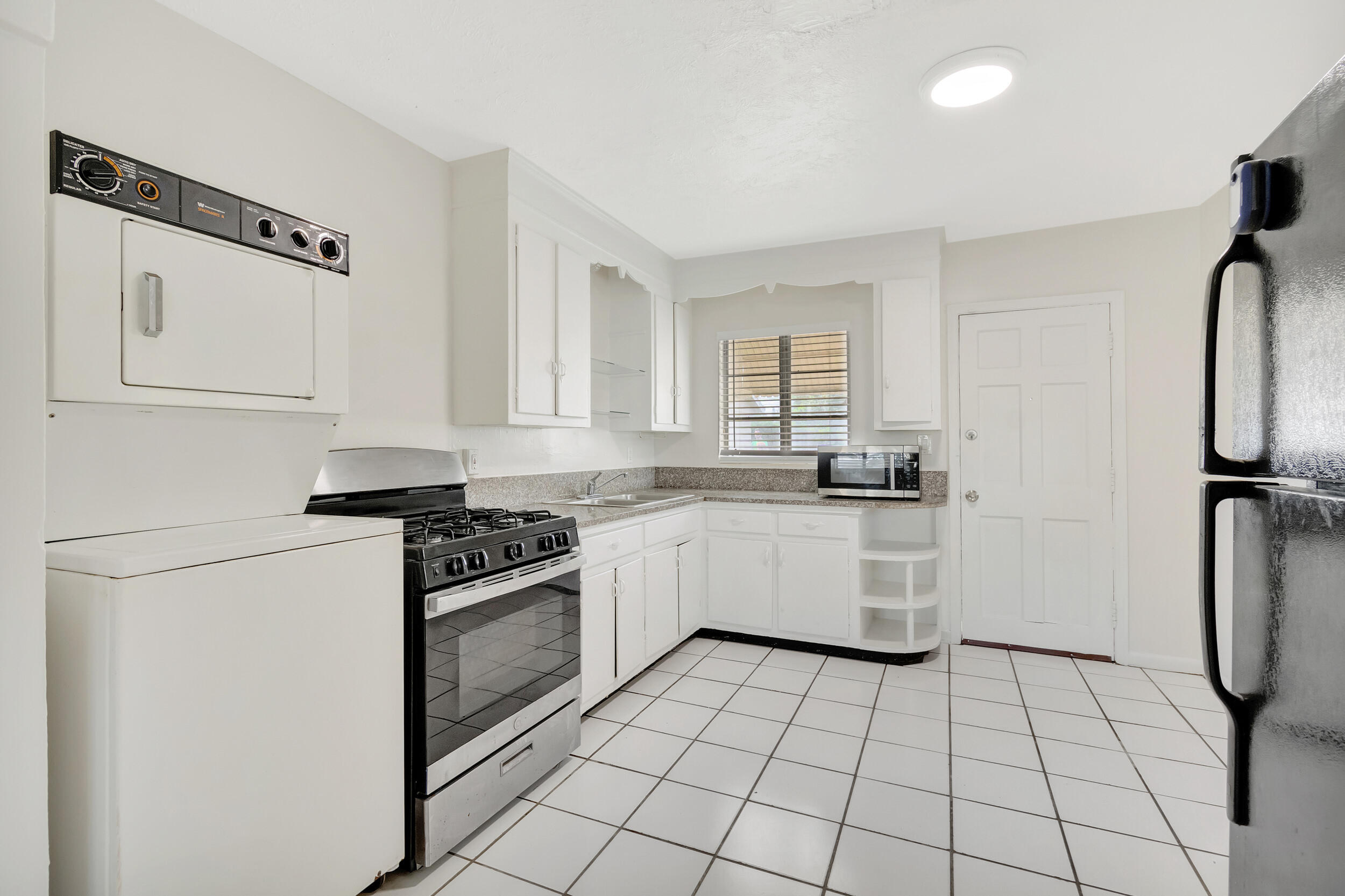 181 West 15th Street Riviera Beach, FL 33404 - Photo 7 of 51 25_dsc_1316