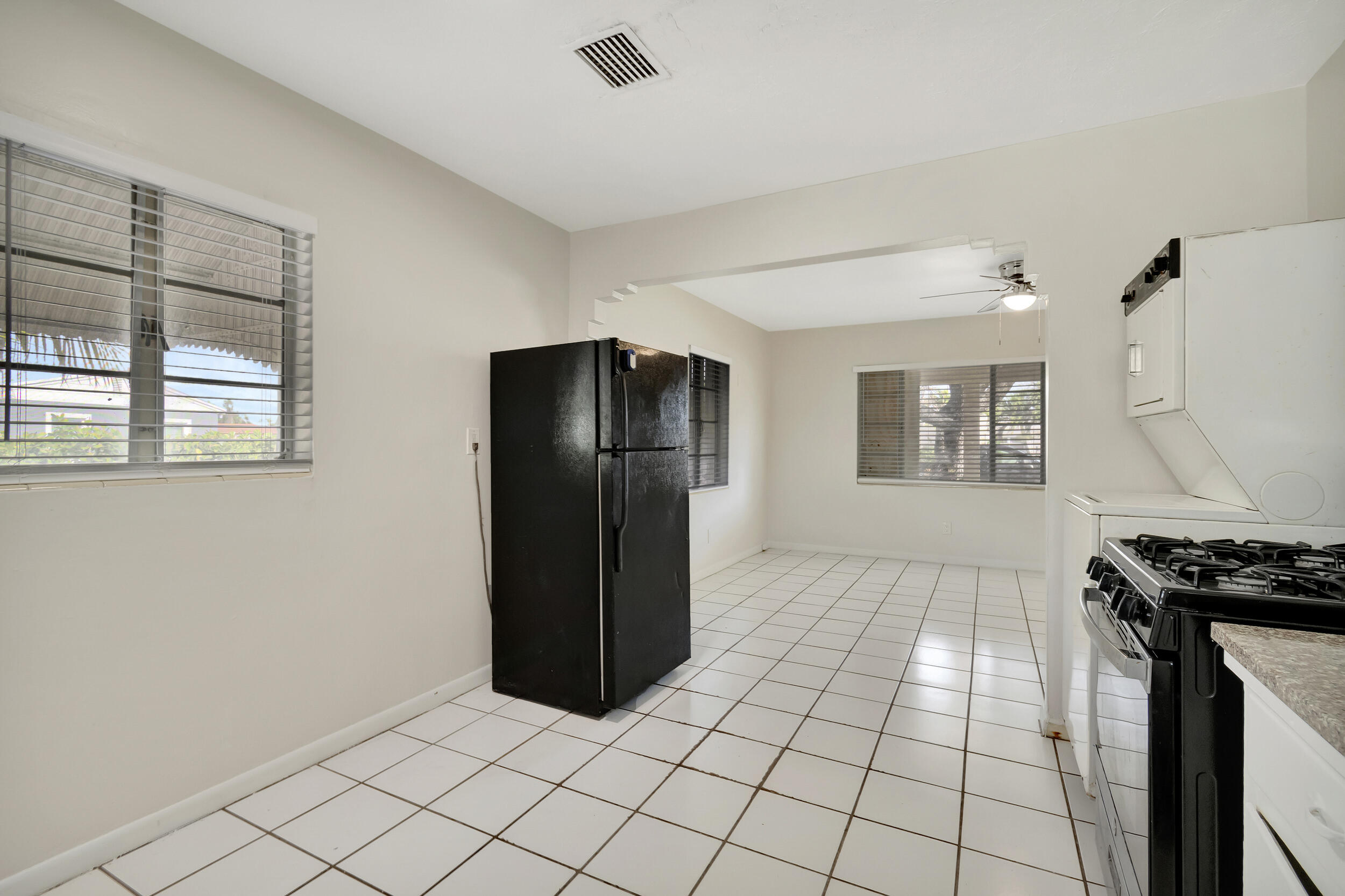 181 West 15th Street Riviera Beach, FL 33404 - Photo 9 of 51 27_dsc_1331