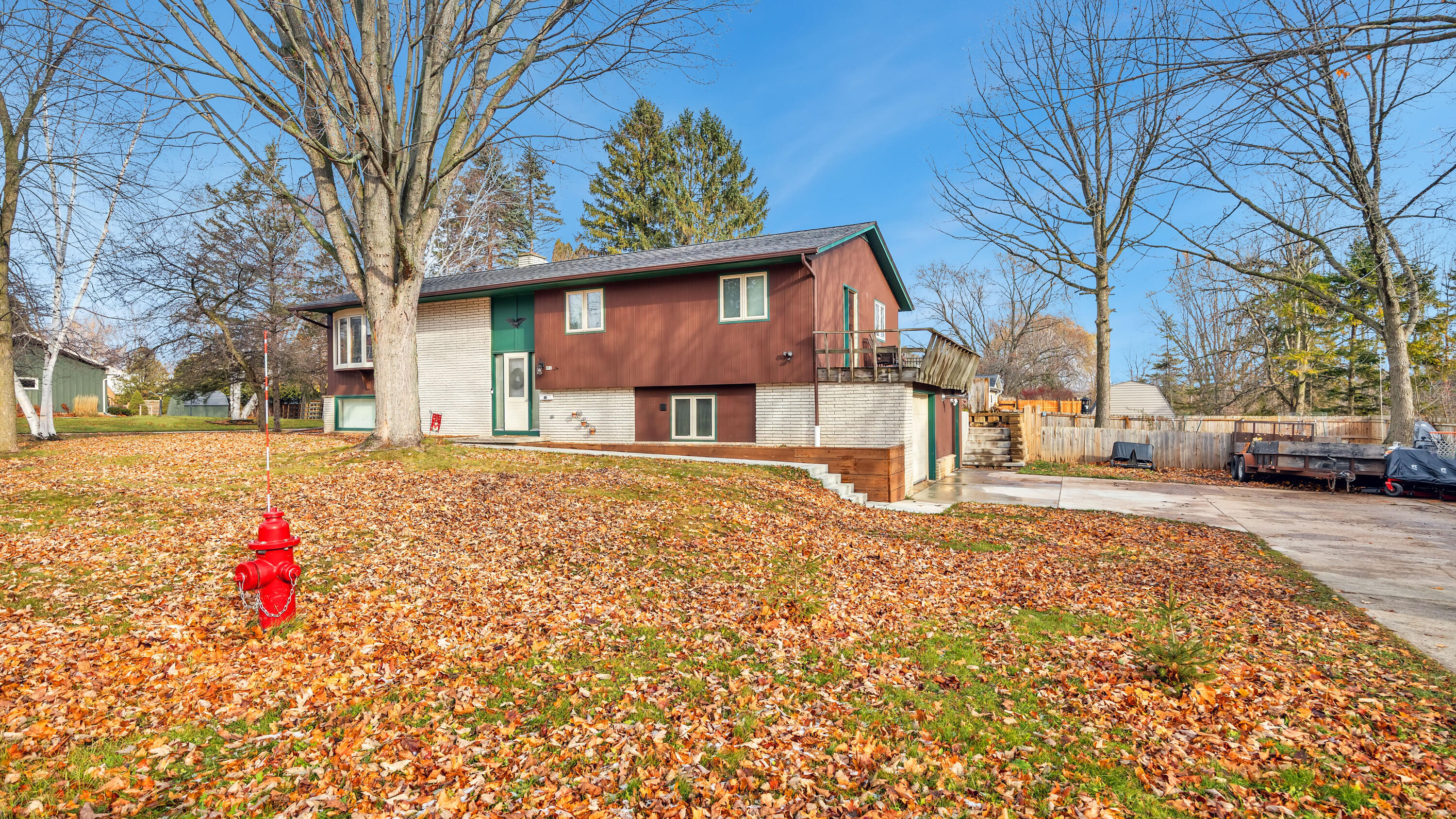 851 Linden Street Cleveland, WI 53015 - Photo 6 of 34 Front 1-3